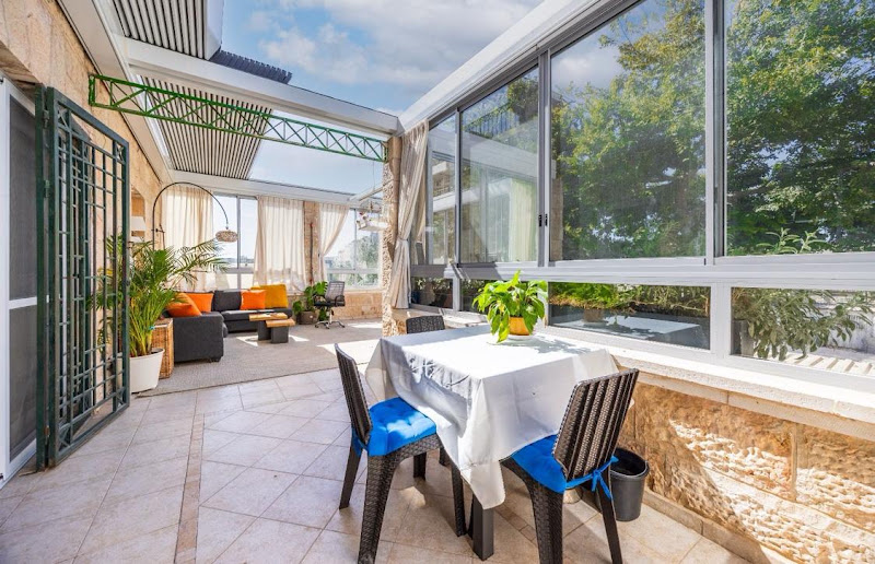 Casa Dúplex Exclusiva con Piscina y Jardín en Ramat Sharet